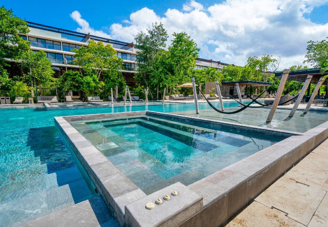 Condominium in Playa del Carmen - AWA F107